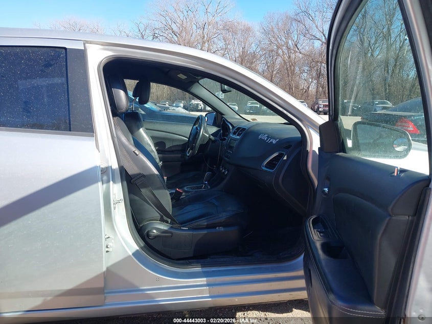 2011 Dodge Avenger Lux