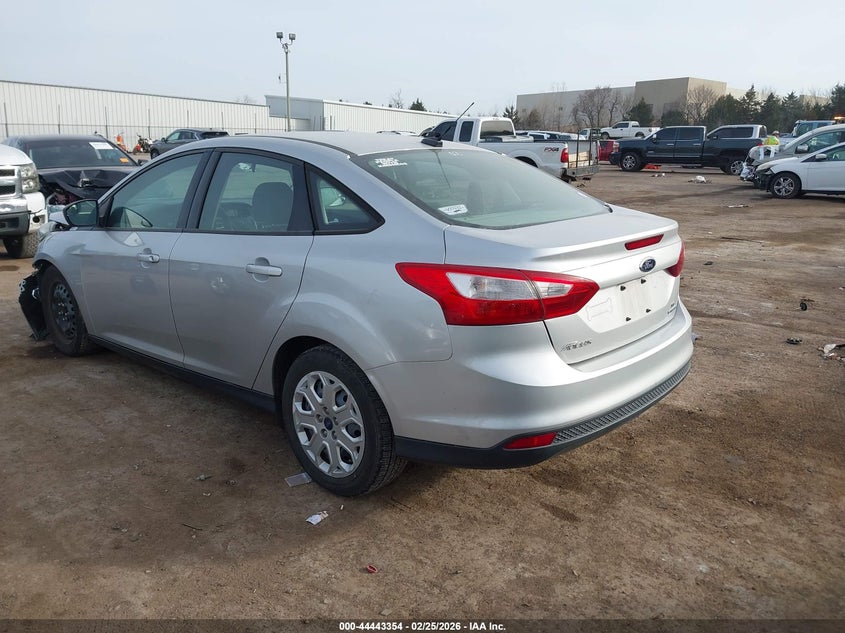 2012 Ford Focus 2.0 Se silver Lot 111044443354 Vin 1FAHP3F27CL422073