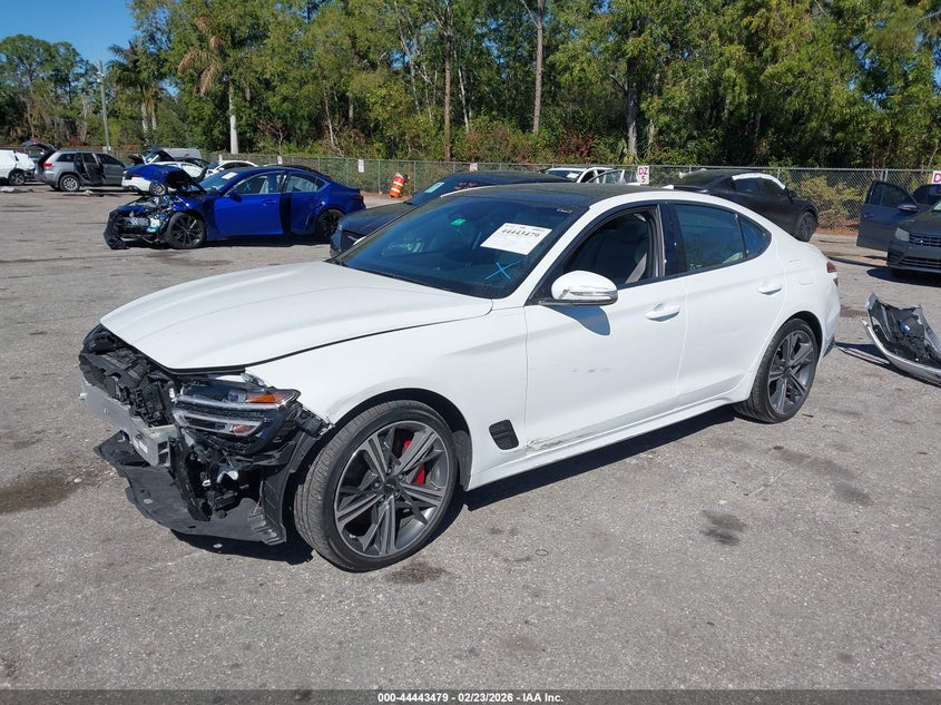 2025 Genesis G70 2.5T Rwd