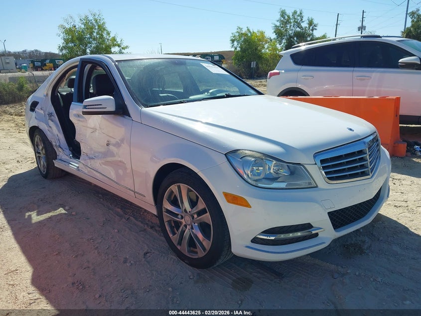 2013 Mercedes-Benz C 300 Luxury 4Matic
