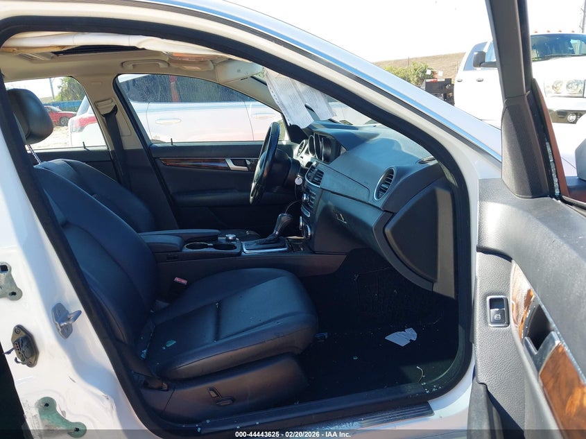 2013 Mercedes-Benz C 300 Luxury 4Matic