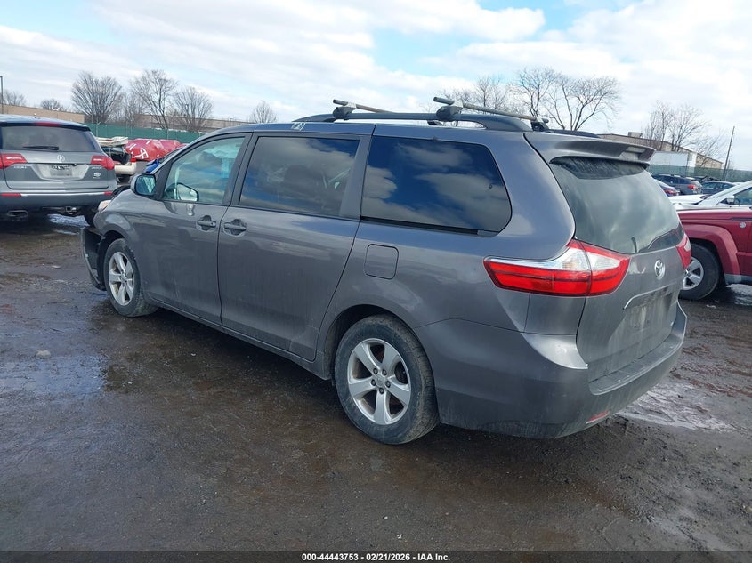2016 Toyota Sienna Le 8 Passenger