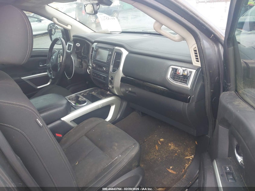 2017 Nissan Titan Sv