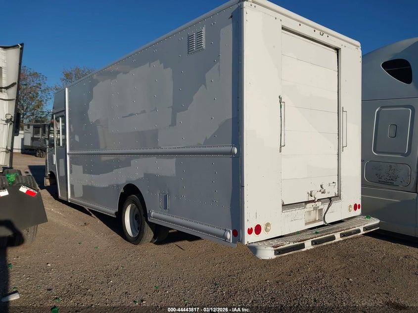 2015 Ford F-59 Commercial Stripped