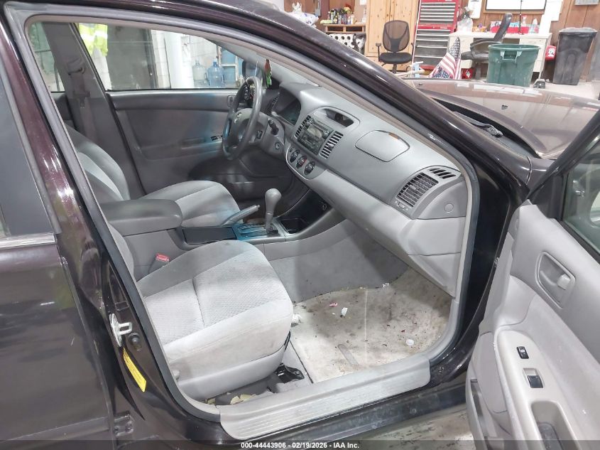 2004 Toyota Camry Le