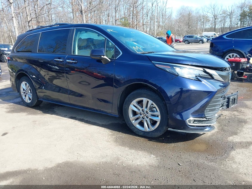 2024 Toyota Sienna Xle