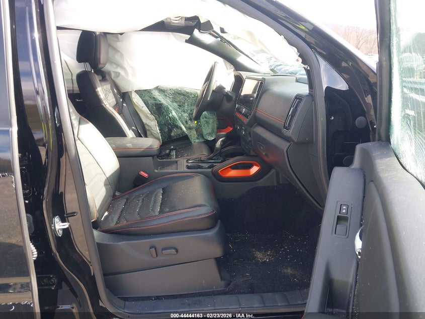 2025 Nissan Frontier Pro-4X 4X4