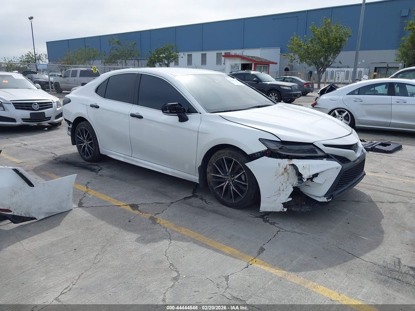 2022 Toyota Camry Se