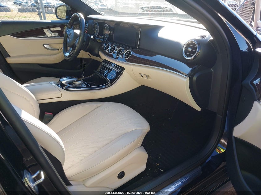 2017 Mercedes-Benz E 300