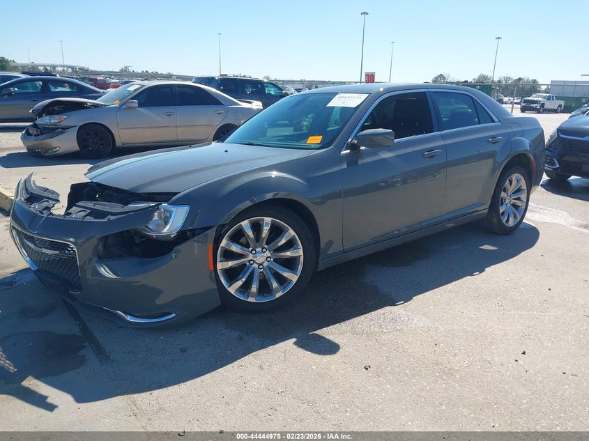 2018 Chrysler 300 Touring L