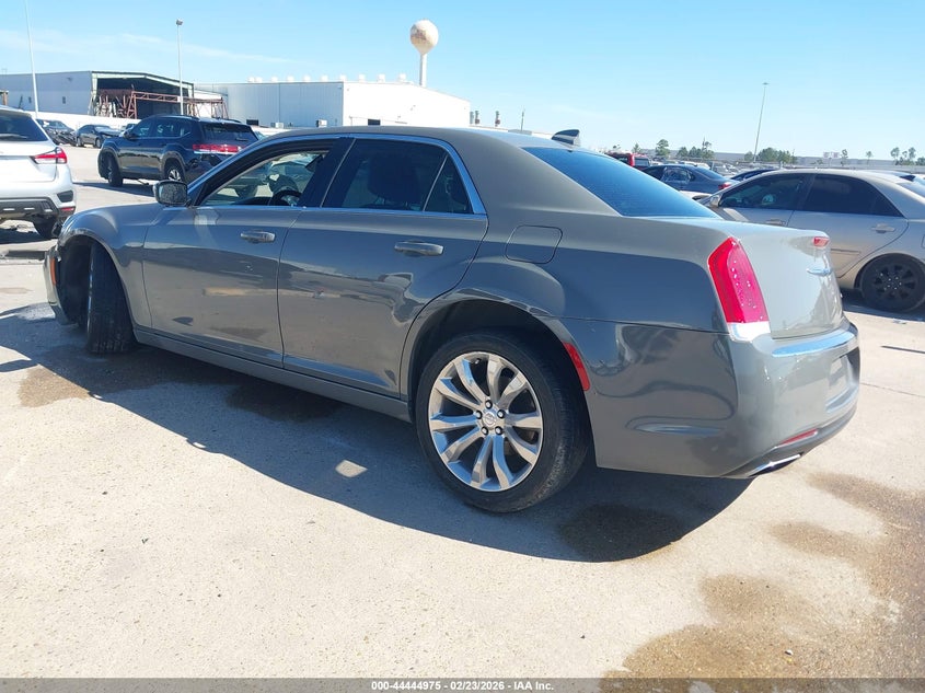 2018 Chrysler 300 Touring L