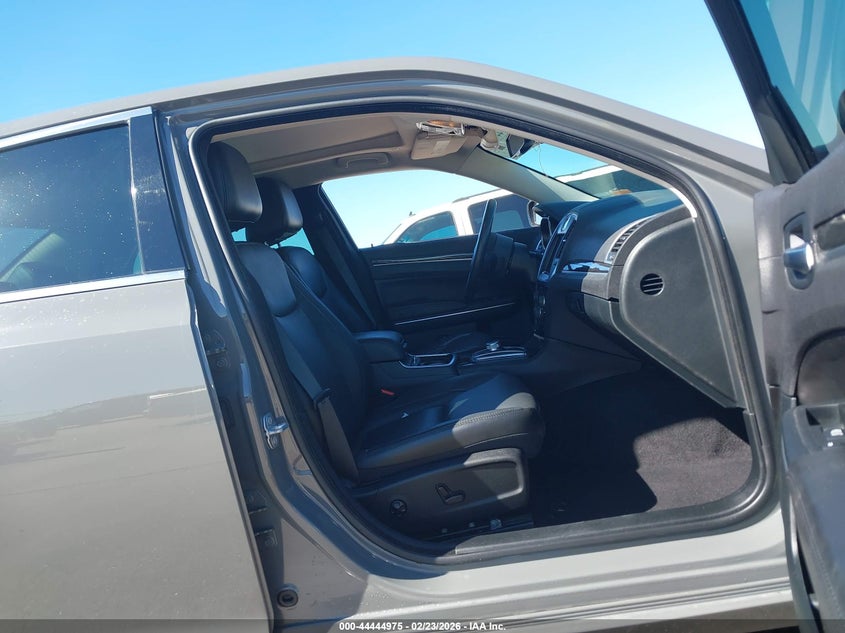 2018 Chrysler 300 Touring L