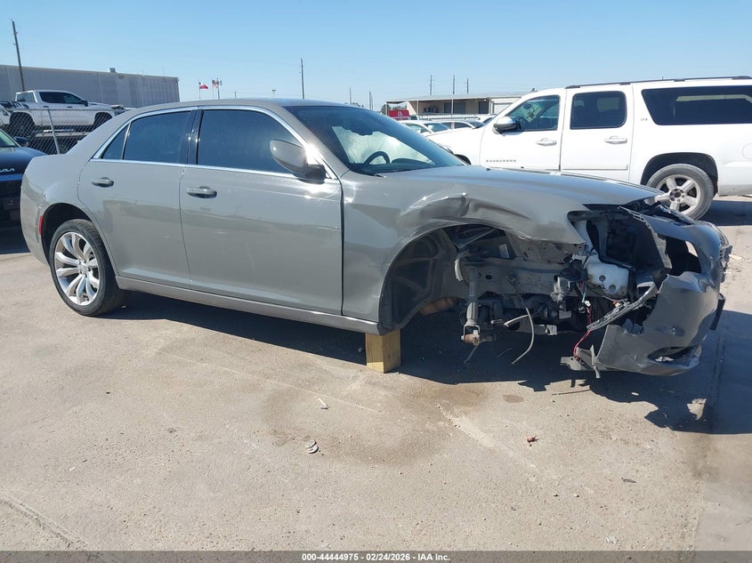 2018 Chrysler 300 Touring L