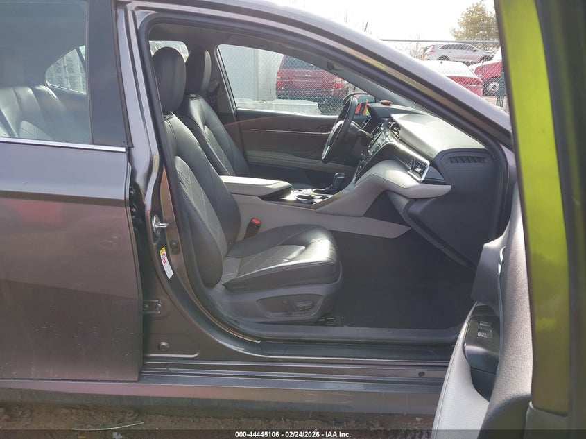 2018 Toyota Camry Hybrid Xle