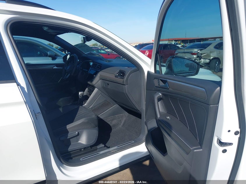 2023 Volkswagen Tiguan 2.0T Se R-Line Black