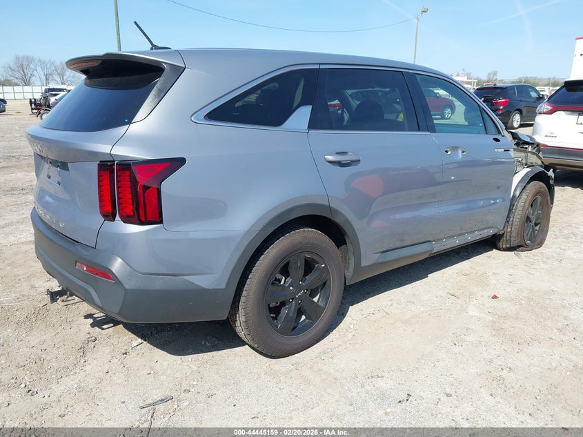 VIN 5XYRG4LC6NG116398 2022 KIA SORENTO LX