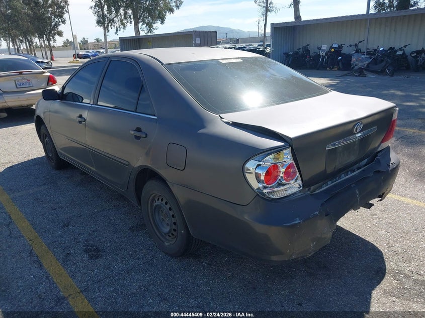 2005 Toyota Camry Le