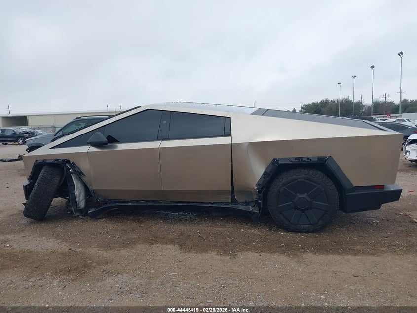 2024 Tesla Cybertruck All-Wheel Drive VIN: 7G2CEHED9RA027148 Lot: 44445419