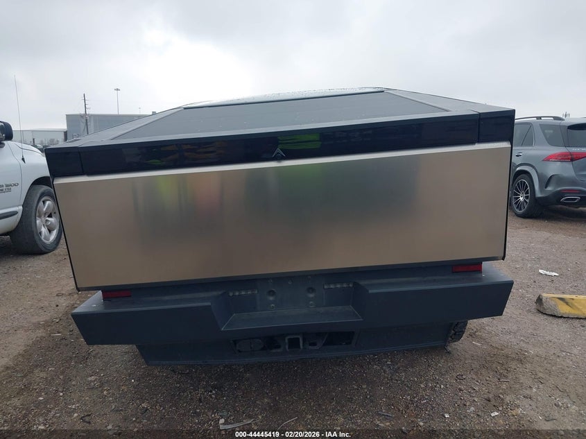 2024 Tesla Cybertruck All-Wheel Drive VIN: 7G2CEHED9RA027148 Lot: 44445419