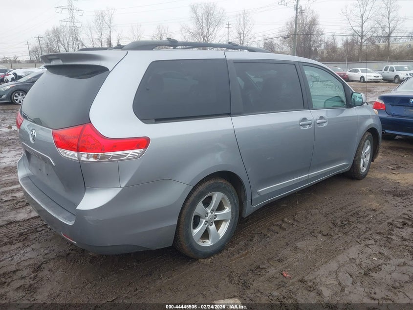 2011 Toyota Sienna 3.5 Le V6 silver Lot 111044445506 Vin 5TDKK3DC2BS083746