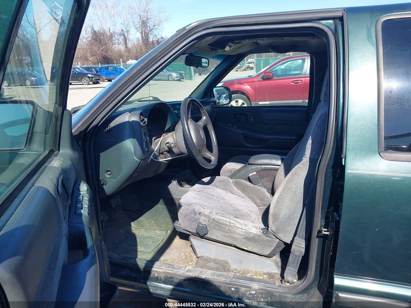 2002 Chevrolet S-10 Ls