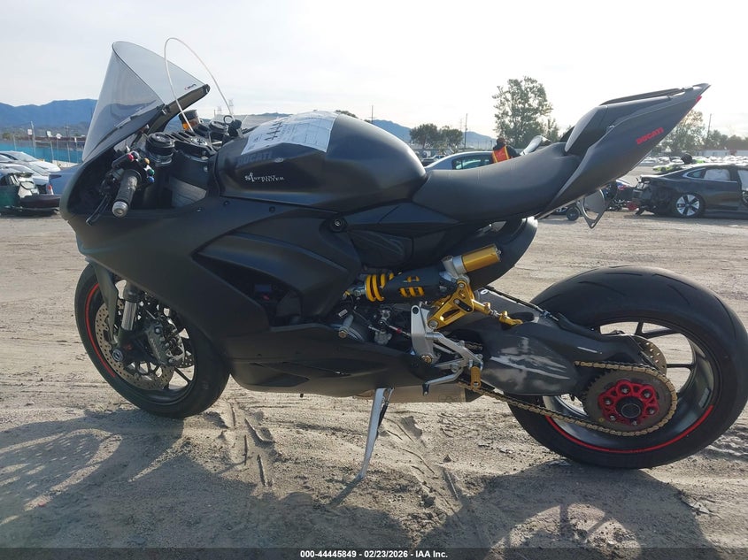 2024 Ducati Panigale V2 VIN: ZDMHAATW2RB015238 Lot: 44445849