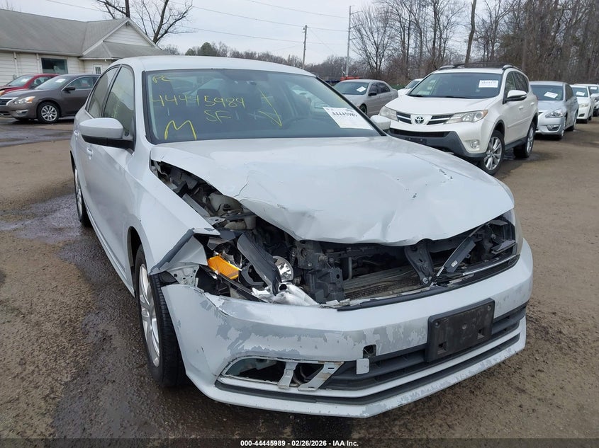 2017 Volkswagen Jetta 1.4 1.4T S cream Lot 111044445989 Vin 3VW2B7AJ5HM320830