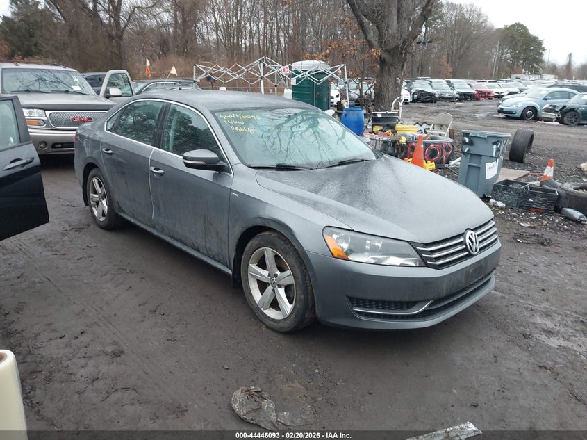 2014 Volkswagen Passat 1.8T Wolfsburg Edition