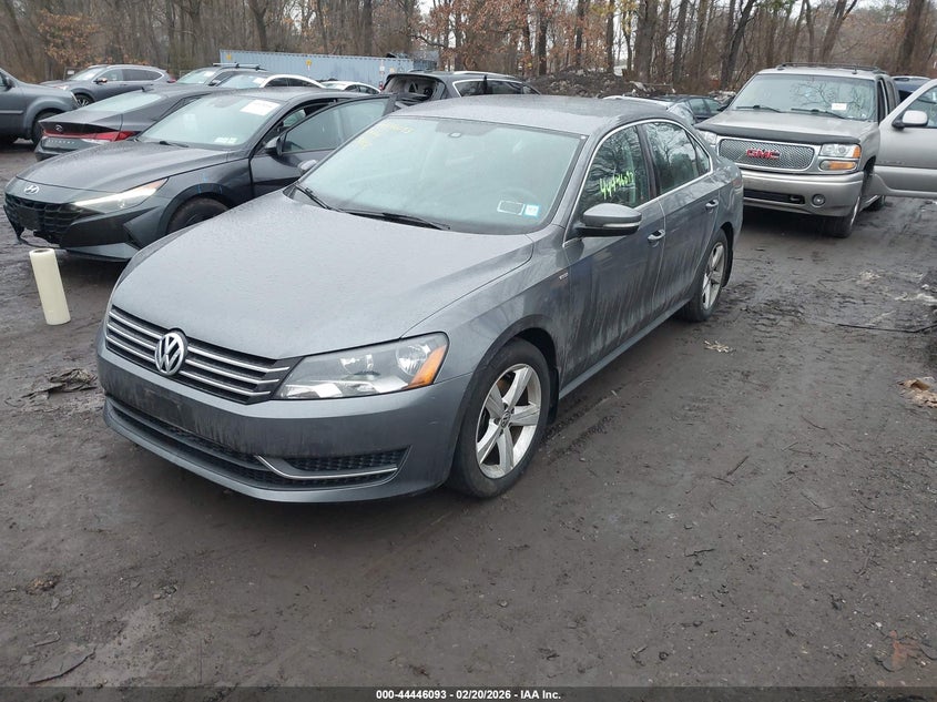 2014 Volkswagen Passat 1.8T Wolfsburg Edition