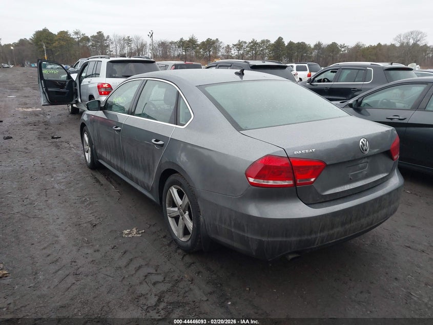 2014 Volkswagen Passat 1.8T Wolfsburg Edition
