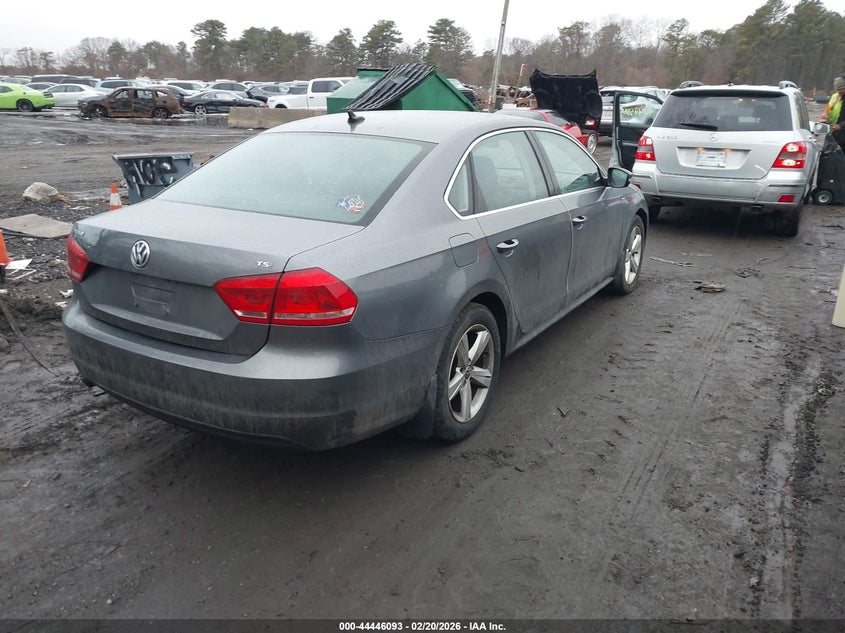 2014 Volkswagen Passat 1.8T Wolfsburg Edition