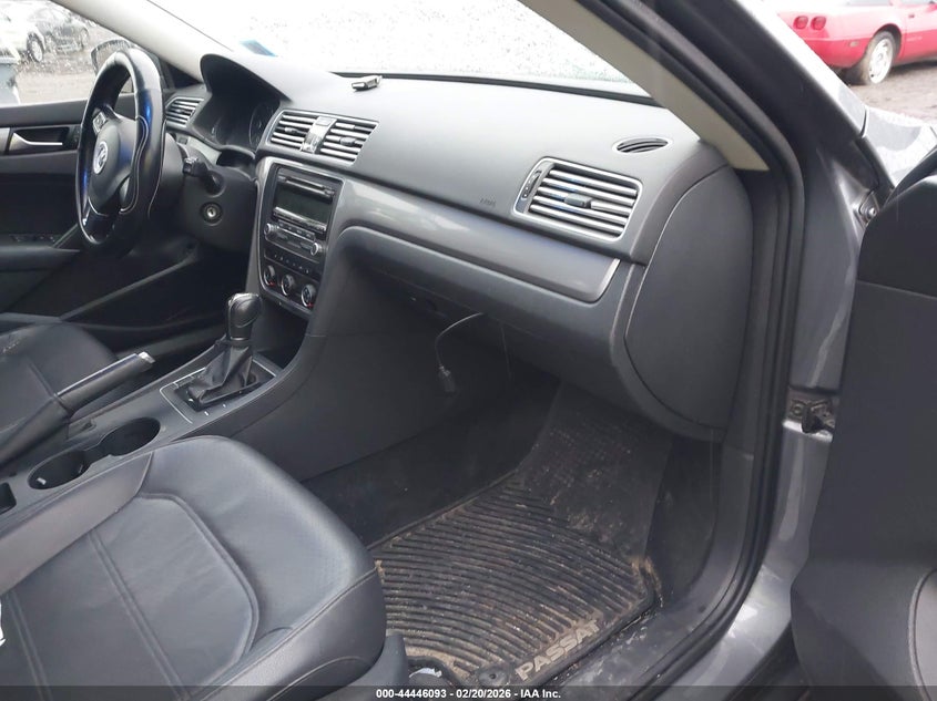 2014 Volkswagen Passat 1.8T Wolfsburg Edition