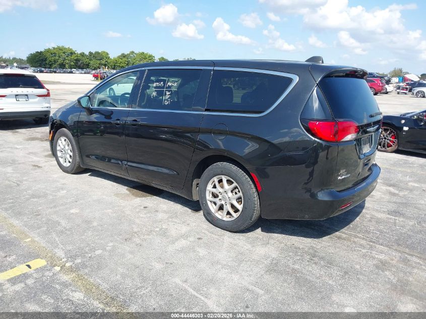 2022 Chrysler Voyager Lx