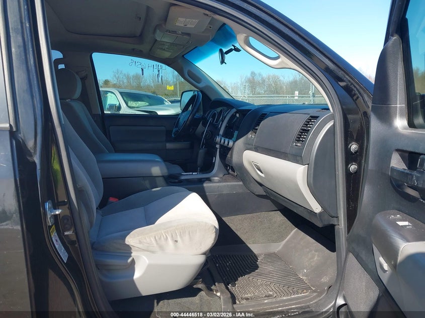 2012 Toyota Sequoia Sr5 5.7L V8