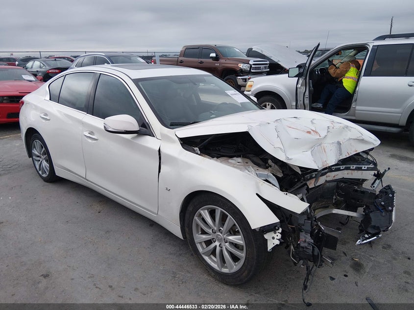 2015 Infiniti Q50 Premium