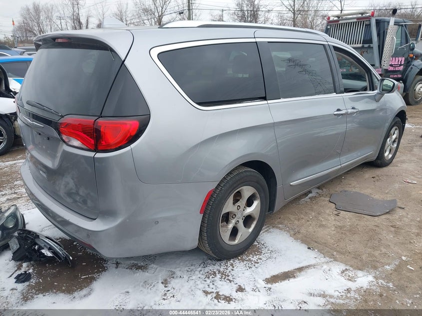 2017 Chrysler Pacifica Touring-L Plus