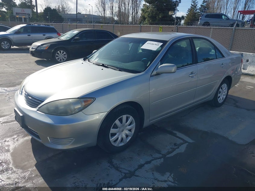 2005 Toyota Camry Le