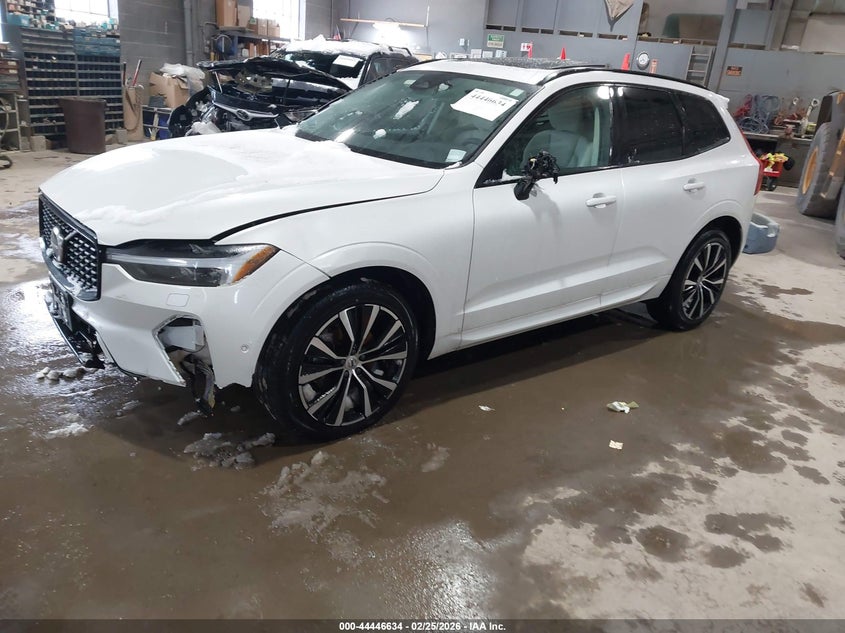 2024 Volvo Xc60 B5 Plus Dark Theme