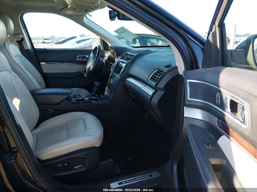 2017 Ford Explorer Platinum