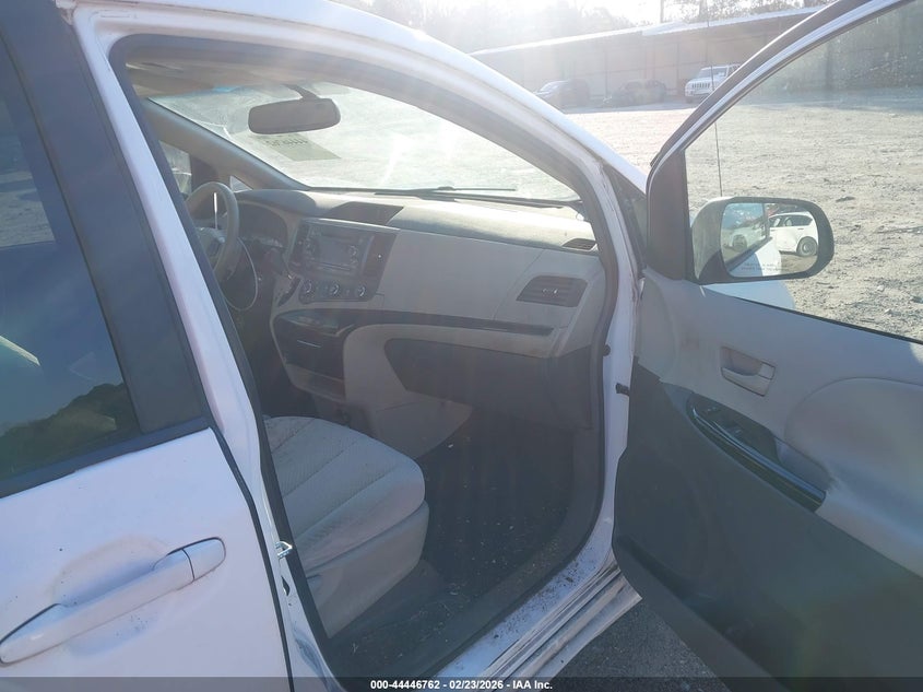 2011 Toyota Sienna Le V6