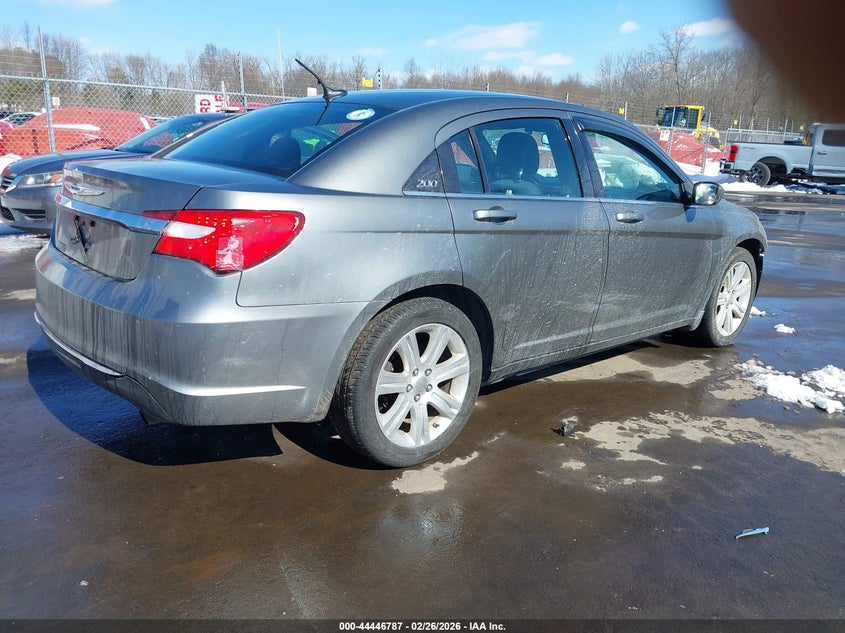 2013 Chrysler 200 Touring
