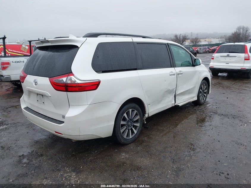 2020 Toyota Sienna Xle