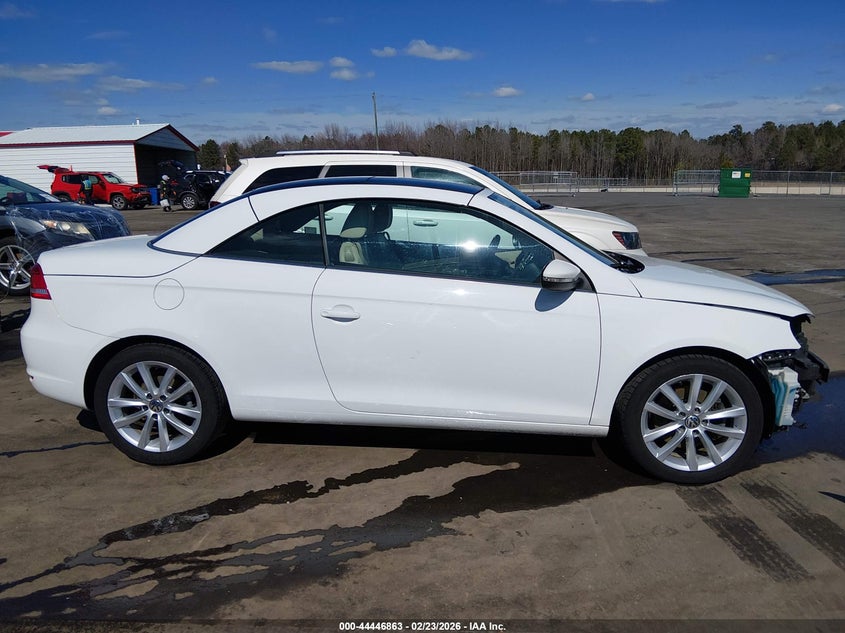 2016 Volkswagen Eos Komfort VIN: WVWBW8AHXGV001146 Lot: 44446863
