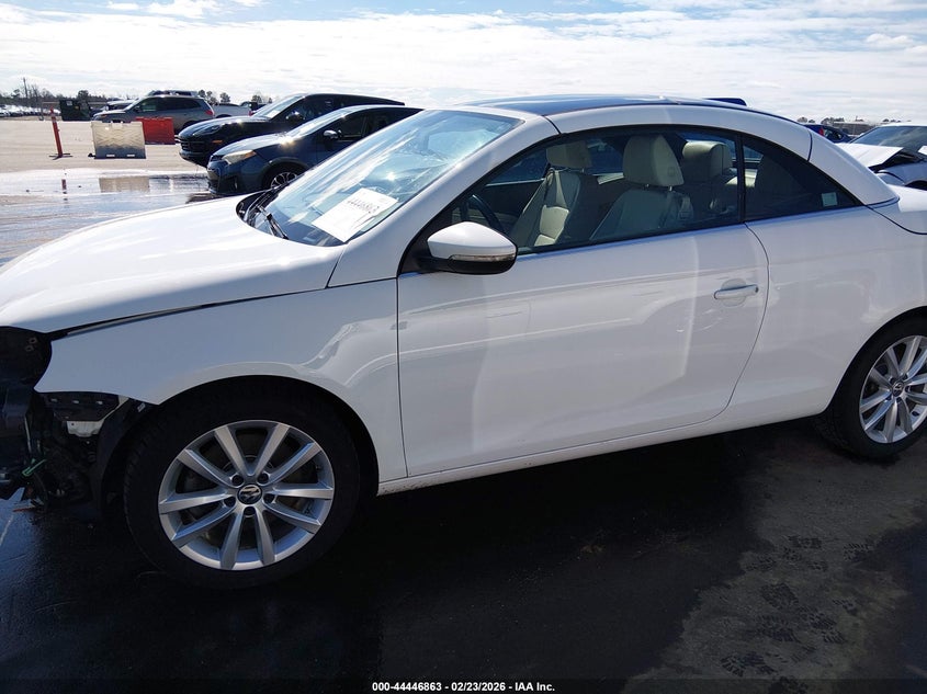 2016 Volkswagen Eos Komfort VIN: WVWBW8AHXGV001146 Lot: 44446863