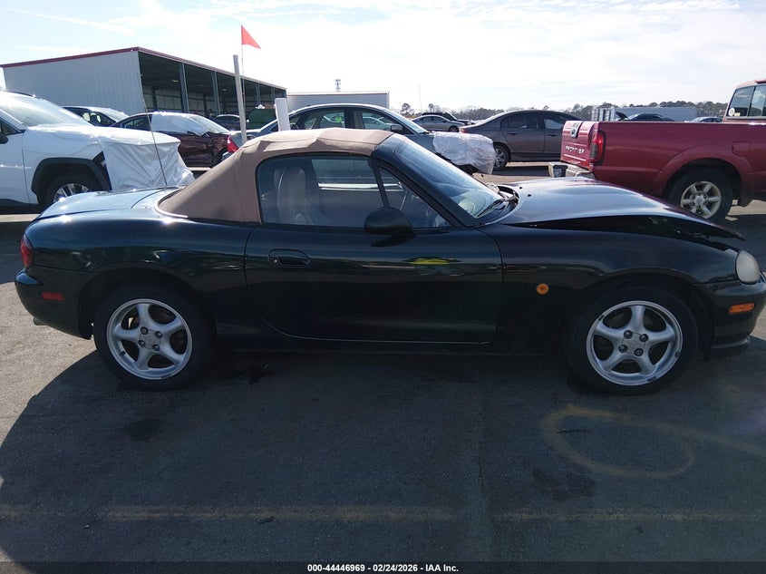 1999 Mazda Mx-5 Miata Leather Pkg/Popular Equipment Pkg/Sports Pkg/Touring Pkg VIN: JM1NB3536X0123588 Lot: 44446969