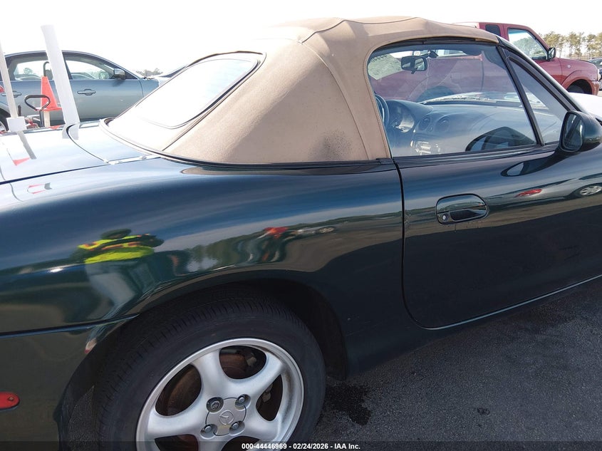 1999 Mazda Mx-5 Miata Leather Pkg/Popular Equipment Pkg/Sports Pkg/Touring Pkg VIN: JM1NB3536X0123588 Lot: 44446969