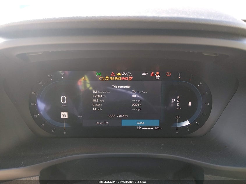 2025 Volvo Xc40 B5 Plus Dark Theme VIN: YV4L12UC5S2537901 Lot: 44447318