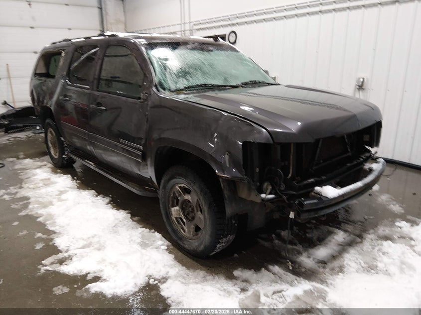 1GNSKJE32BR321586 2011 Chevrolet Suburban 1500 Lt1 auction photo 1