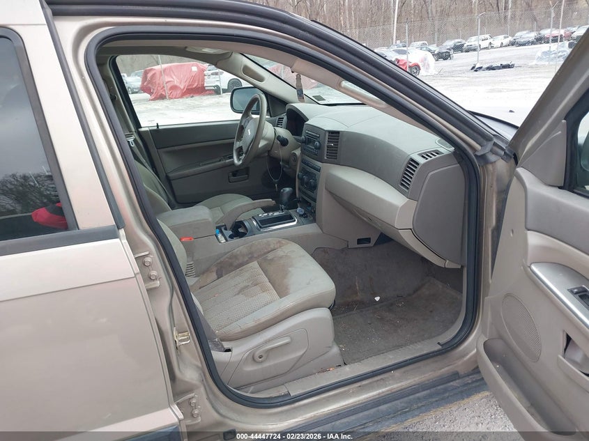 2005 Jeep Grand Cherokee Laredo