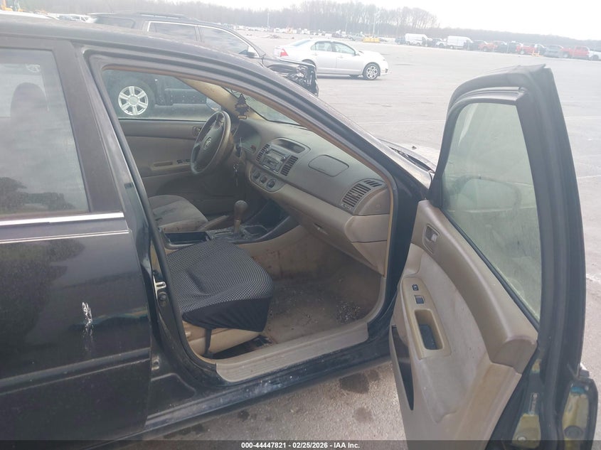 2004 Toyota Camry Le